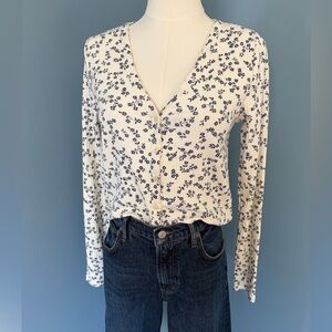 Old Navy Floral Ribbed Henley Top Cream Blue Long Sleeve Size M